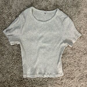Uniqlo Gray Fitted Ribbed Short Sleeve T-Shirt